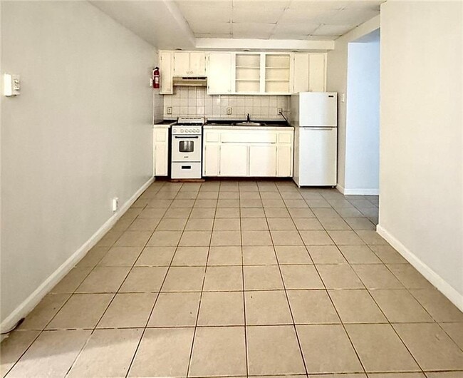 Photo - 1447 Oxford Rd NE