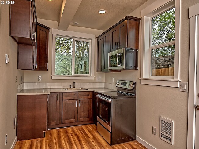 Building Photo - 8816 N Edison St