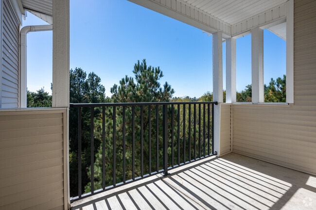 3BR, 2BA - 1319SF - Balcony