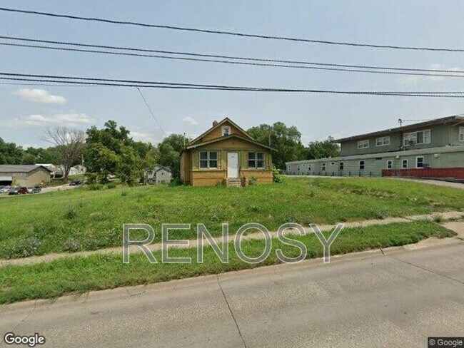 2621 SE 14th St