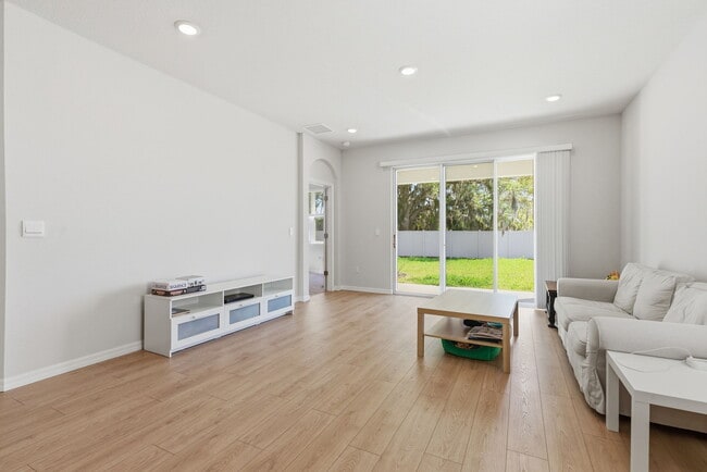 Photo - 857 157th Ct E