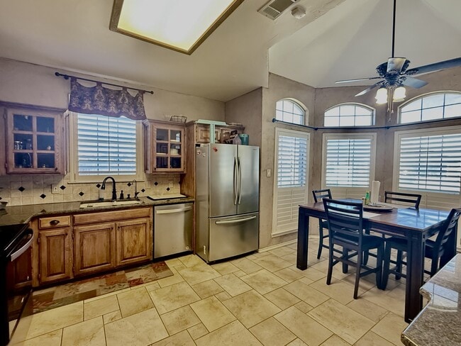 Photo - 3611 Springmont Dr