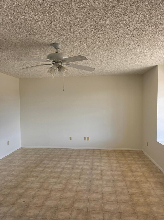 Photo - 1458 N Acacia Rd