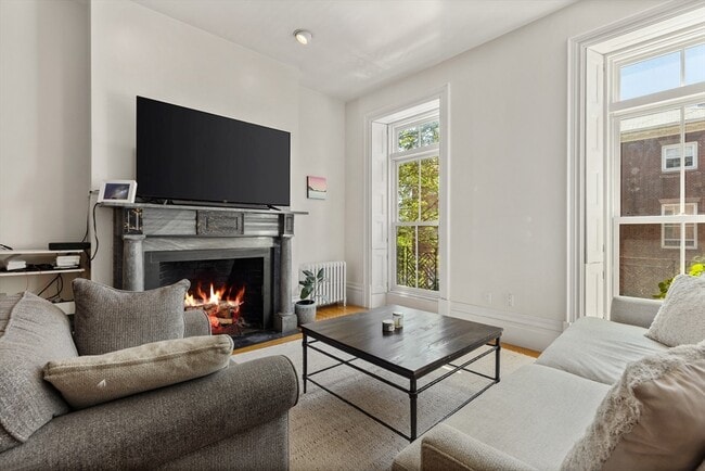 Building Photo - 13 Harvard St Unit 2