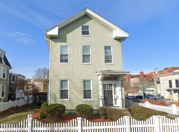 Building Photo - 13 Pleasant St Rental