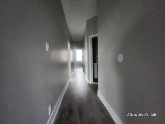 Photo - 634 E 44th St