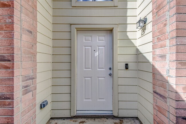 Photo - 1910 Adobe Falls Dr