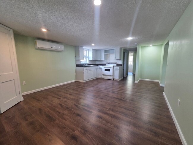 Photo - 2 Bedroom / 1 Bath chalet style Mtn Retreat duplex