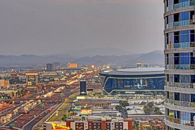 Photo - 4471 Dean Martin Dr Unidad 2707