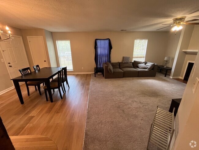 Building Photo - 26 Cutlers Ct Unit B Rental