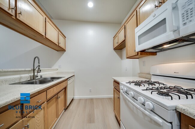 Photo - 11225 Morrison St Unit 115