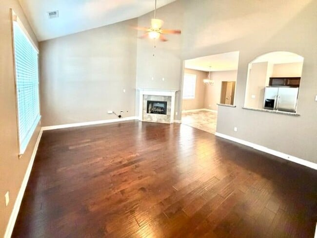 Photo - Gated Community, 4-Bedroom 2.5 Bath Home Available Now In Southeast Memphis @ Stonebrier