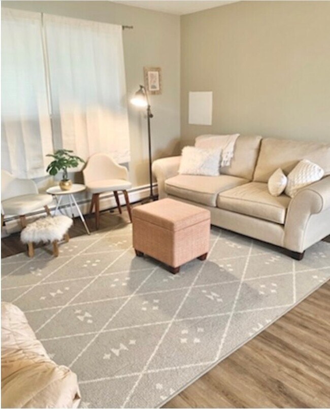 Photo - 1750-1760 Cleneay Ave