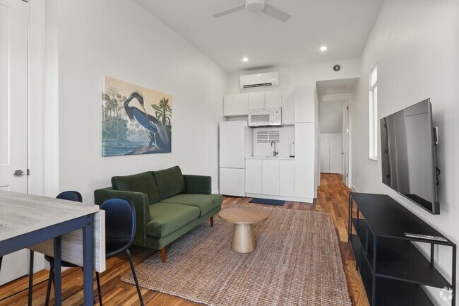 Building Photo - 501-503 Hendee St. Rental