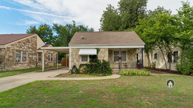 Building Photo - Charming & Cozy Living