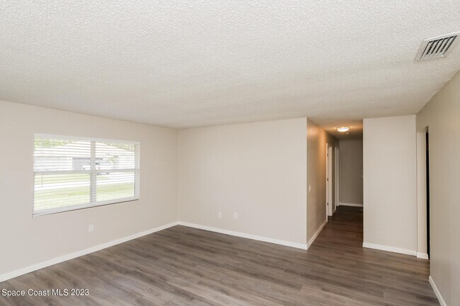 Photo - 486 Catalina Ave