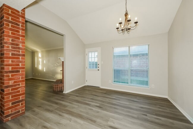 Photo - 807 Ponselle Dr