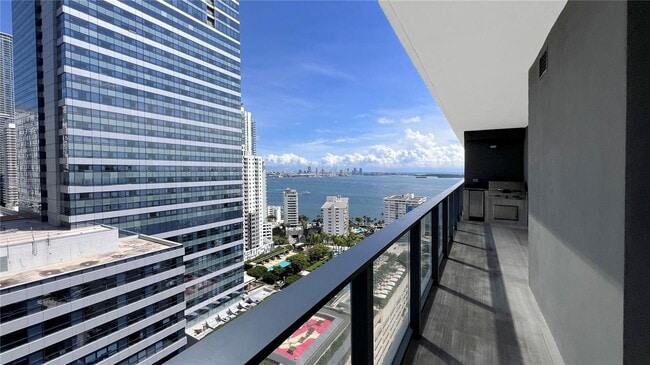 Building Photo - 1451 Brickell Ave Unit 2406