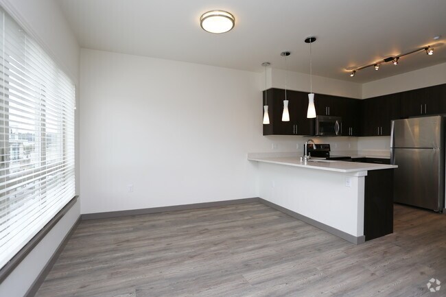 2 BR-Dining Area