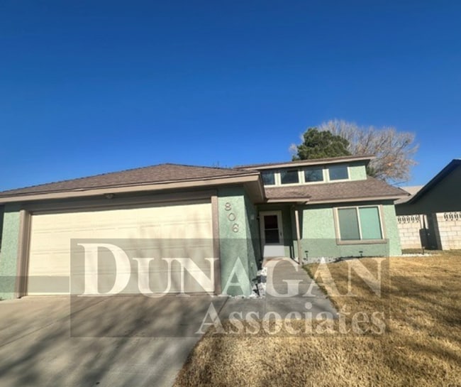 Building Photo - Charming 3 bedroom 2 Bathroom Home