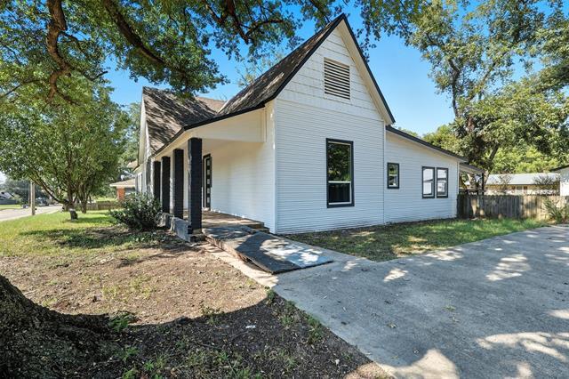 605 N Main St