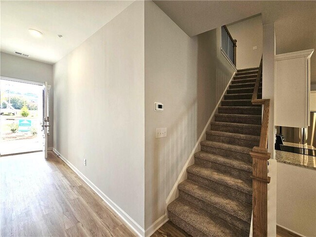 Photo - 334 Lanier Cir