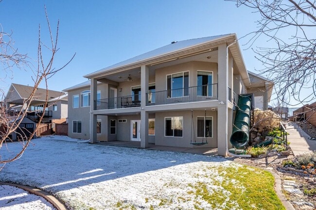 Photo - 5 Bed 3.5 Bath - with Office with Fireplace with Amazing Views!!!