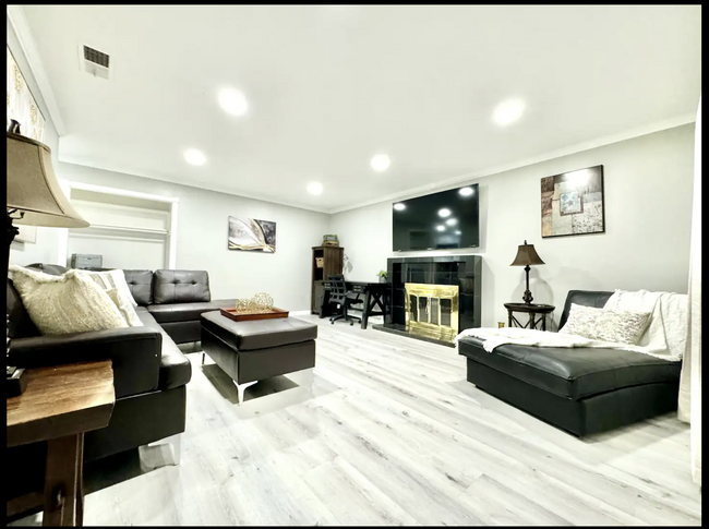 Building Photo - 1189 Sunrise Way Unit Main Rental