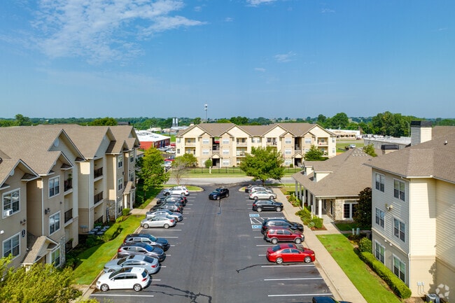 Marquis on Memorial Apartments