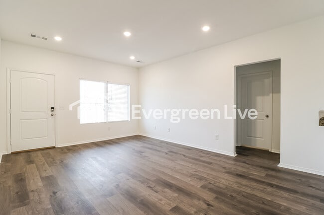 Photo - 163 Meadow Dr