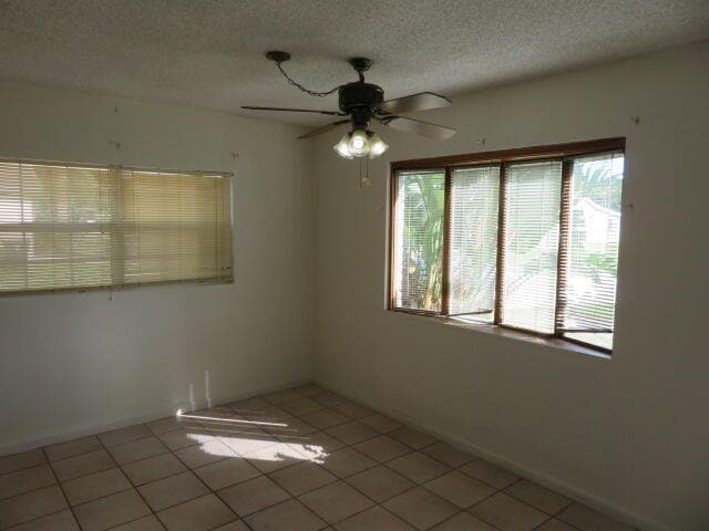 Photo - 134 NW Peach St