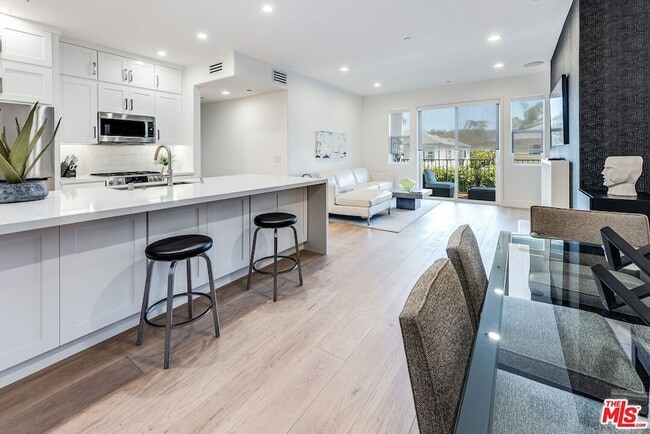 Photo - 4820 Bellflower Ave Unit 208