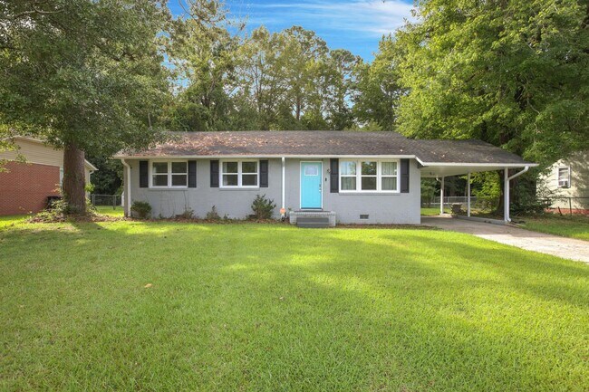 Photo - Home Close to Amenities