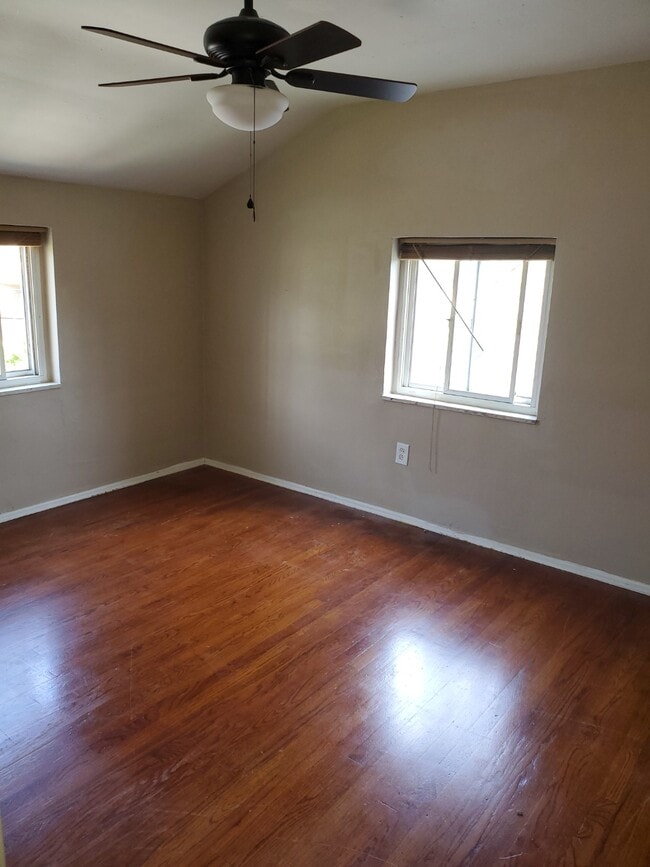Photo - 251 Sebring Ave
