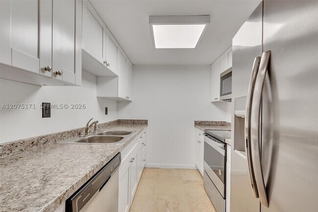 Photo - 2560 Tigertail 10 Unit 10