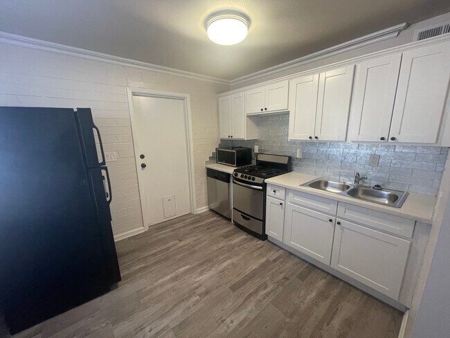 Photo - 810 W Maryland Ave Unidad C