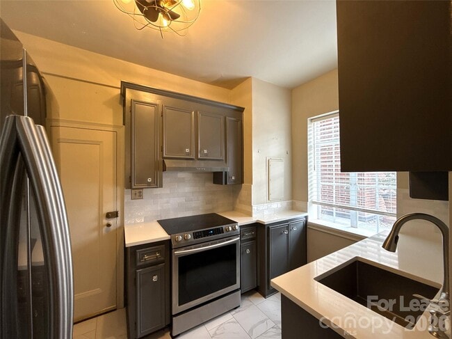 Photo - 301 W 10th St Unit 106