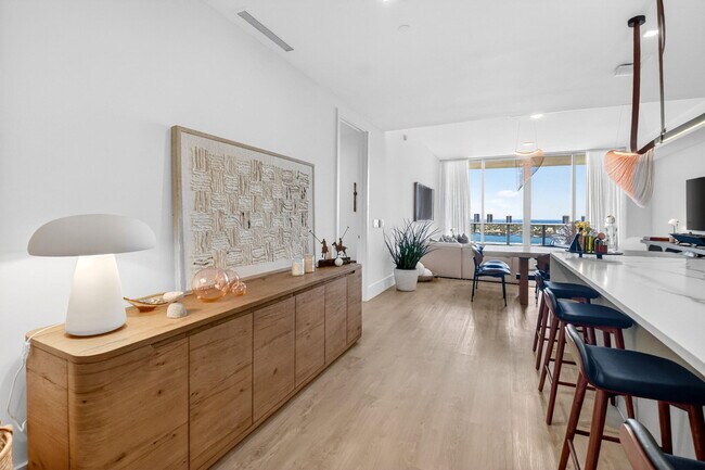 220 Lake Shore Dr Unit 1708