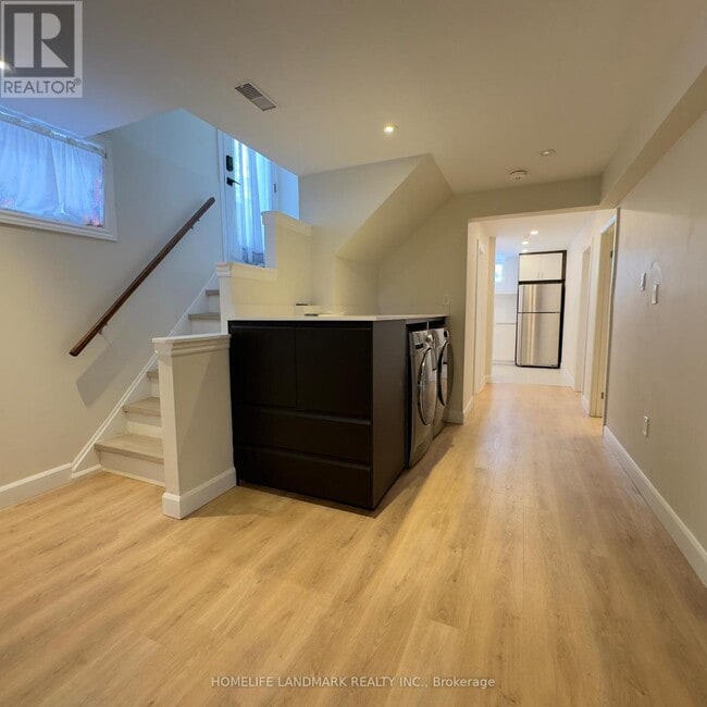 Photo - 25 Lynnbrook Dr