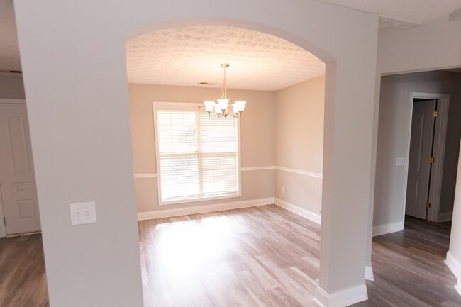 Photo - Beautiful 3 bedroom, 2 bath single family ...