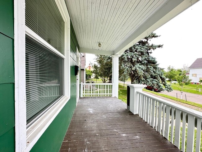 Photo - AVAILABLE MAY 2026 - 3 BED 1.5 BATH