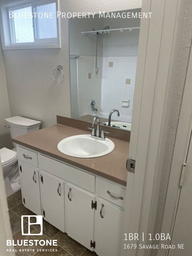 Photo - 1679 Savage Rd NE