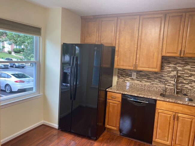 Photo - Spacious 3 Bed/2 Full & 2 Half Bath Townhome in Brinkley!