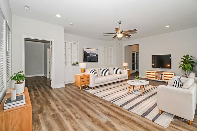 Photo - 1600 Carmelina Dr SE