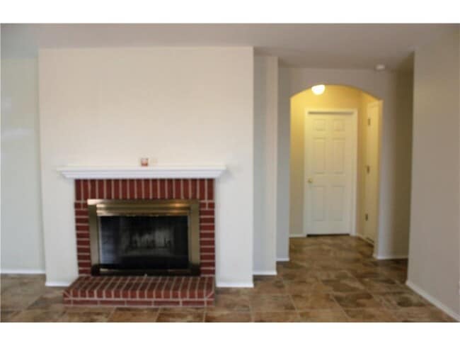 Photo - 1806 Lloydminister Way