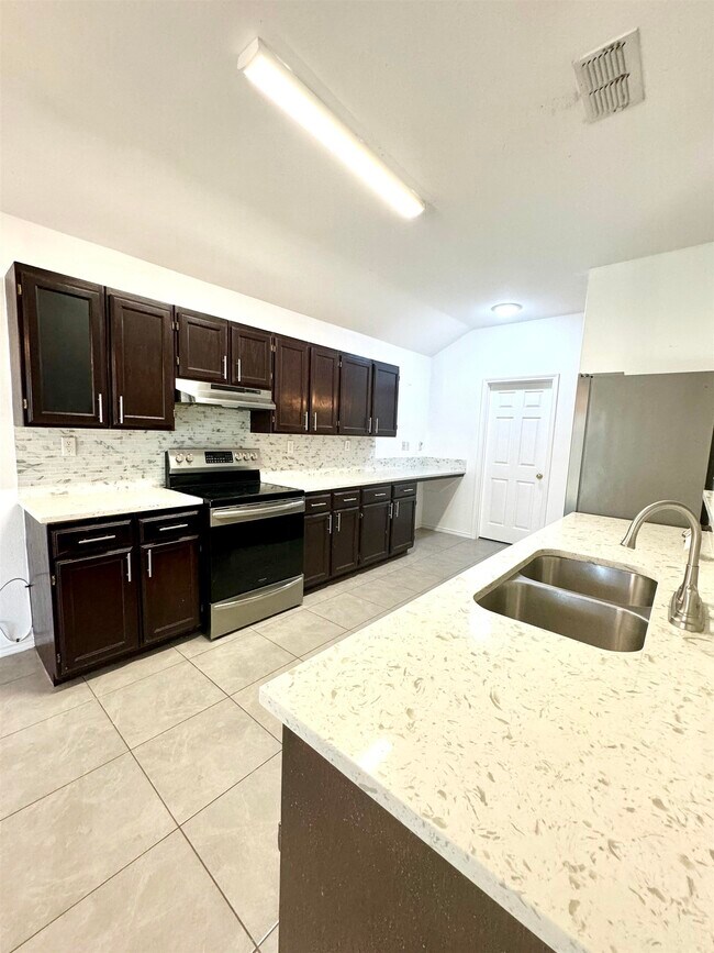 Photo - 2126 Lima Loop