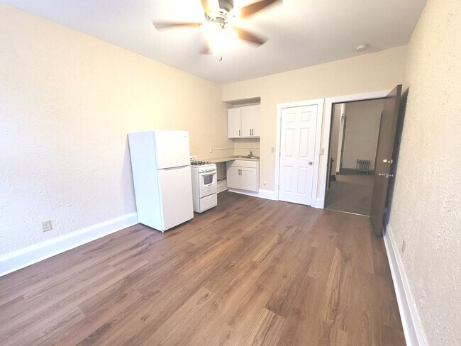 Photo - 1503-15 E Kane Pl