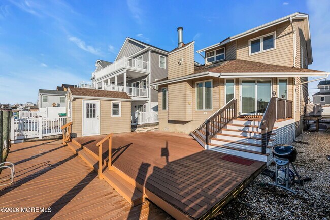 Photo - 475 Long Ave