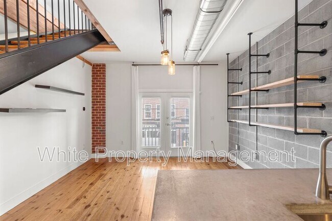 Building Photo - 3205 N Davidson St Unit #205