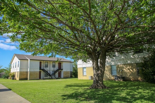 Photo - 2609 US-82 Unidad #2609